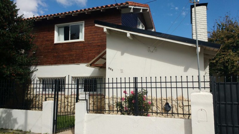 VENTA CASA DE 4 DORMITORIOS ZONA CENTRO
